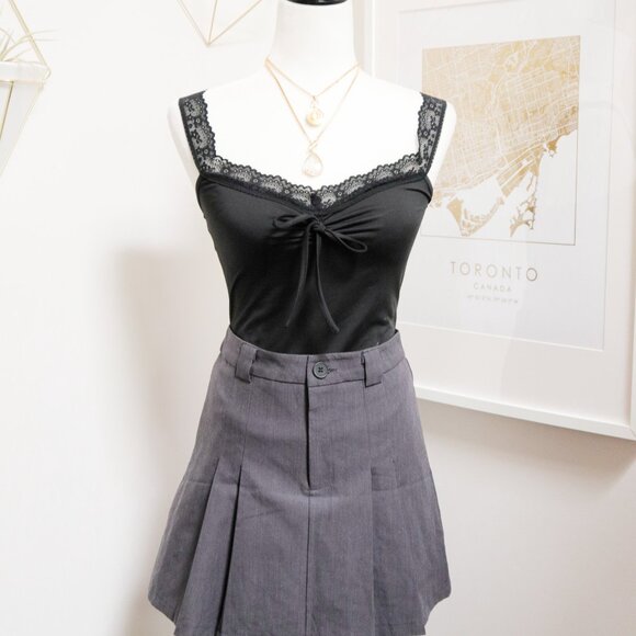 Preppy Grey Pleated Mini Skirt 🐺 FOLLOWIN - Picture 2 of 7
